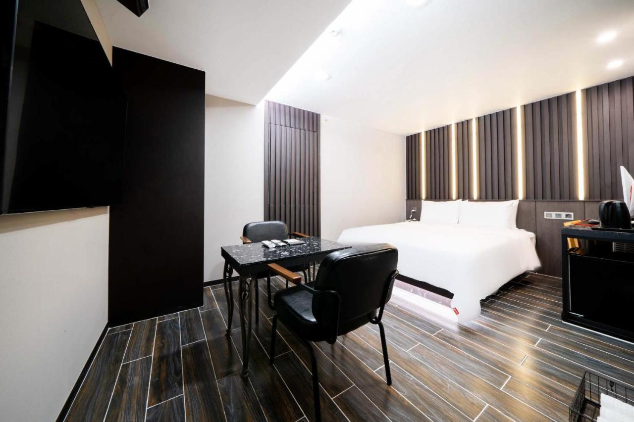 Ytt Hotel Busan Exterior photo